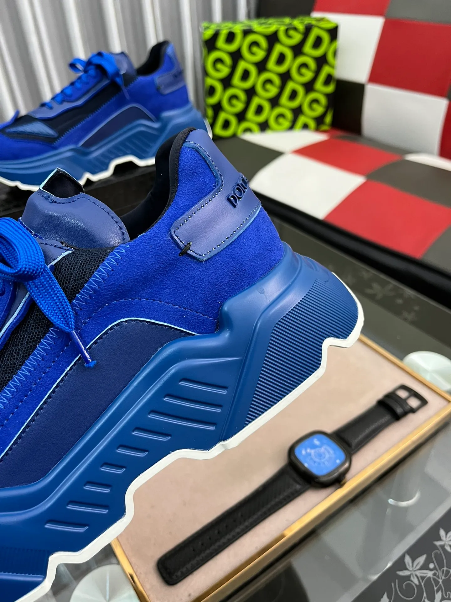 Factory price 480⌚️⌚️DG high-end boutique men's casual sports shoes! Imported original cowhide, shoe body metal loug decoration, imported original hardware, exquisite luxury, super A level! Compared with the genuine product at the counter, the version is no worse at all! Size:38-44